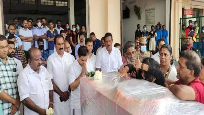 മലയാളി സൈനികൻ ക്യാപ്റ്റൻ നിർമ്മൽ ശിവരാജിന്‍റെ മൃതദേഹം സംസ്കരിച്ചു