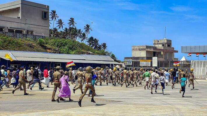 വിഴിഞ്ഞം തുറമുഖത്തിനെതിരെ മത്സ്യത്തൊഴിലാളികള്‍ നടത്തുന്ന സമരം ആറാം ദിവസത്തിലേക്ക് 
